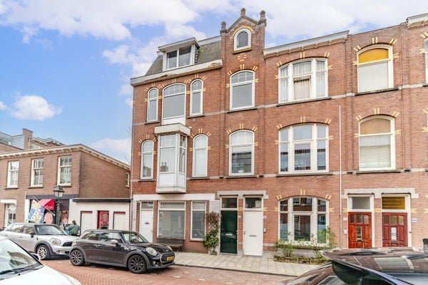 For rent: Flat Van Beuningenstraat 56 in Den Haag