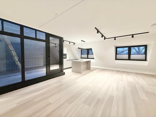 For rent: Flat Kometensingel in Amsterdam