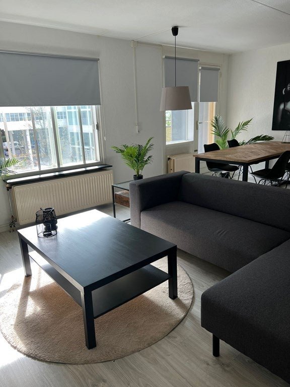 For rent: Flat Korte Houtstraat in Den Haag