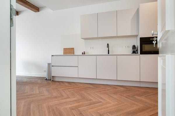 For rent: Flat Nieuwezijds Voorburgwal 154 B in Amsterdam