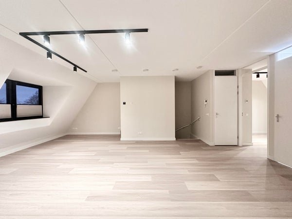 For rent: Flat Kometensingel in Amsterdam