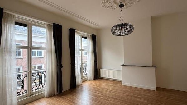 For rent: Flat Lange Houtstraat in Den Haag