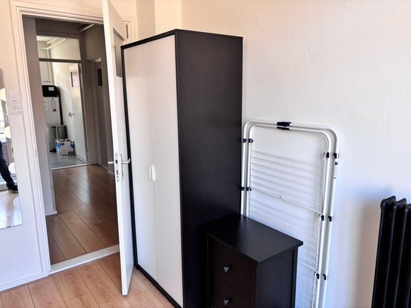 For rent: Room Laan van Meerdervoort in Den Haag