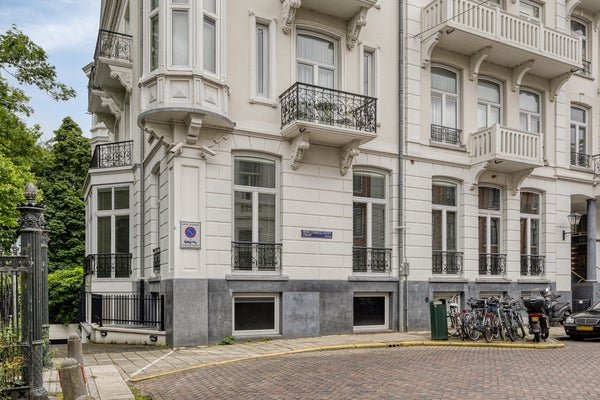For rent: Flat Pieter Cornelisz. Hooftstraat 206 in Amsterdam