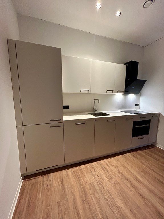 For rent: Flat 1e Middellandstraat 70 B in Rotterdam