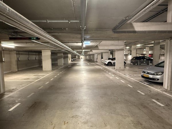 For rent: Flat Vrouwengelukhof 16 in Amsterdam