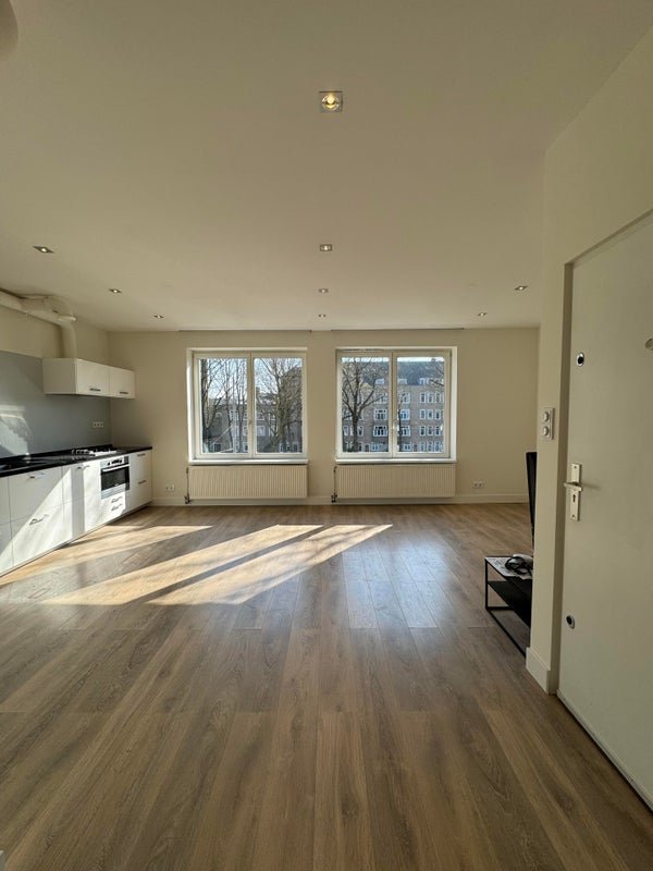 For rent: Flat Churchill-laan in Amsterdam