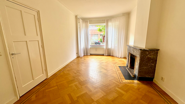 For rent: Flat Van der Aastraat in Den Haag