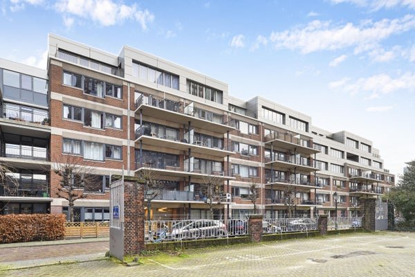 For rent: Flat Koningin Sophiestraat in Den Haag