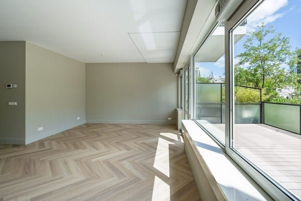 For rent: Flat Kruiskade in Rotterdam