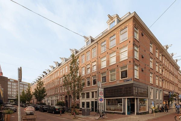For rent: Flat Van Oldenbarneveldtstraat in Amsterdam