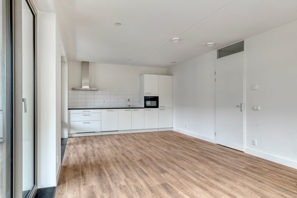 For rent: Flat Elzenhagensingel 200 in Amsterdam