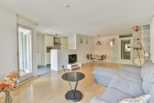 For rent: Flat Valkenburgerstraat in Amsterdam