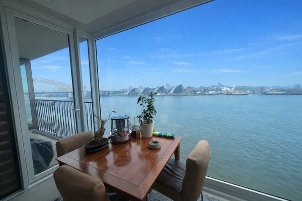 For rent: Flat Pampuskade in Rotterdam