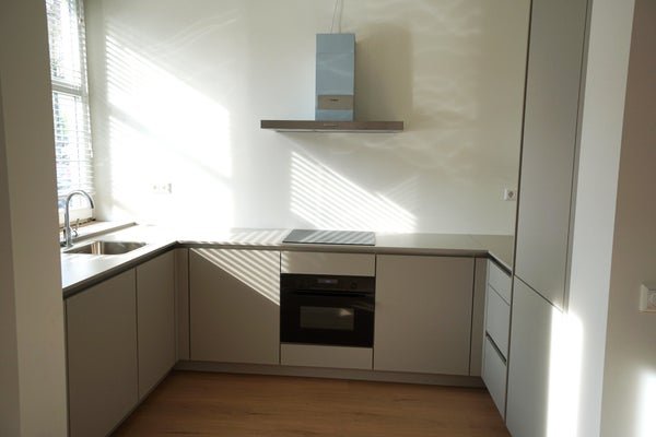For rent: Flat Roelof Hartplein in Amsterdam