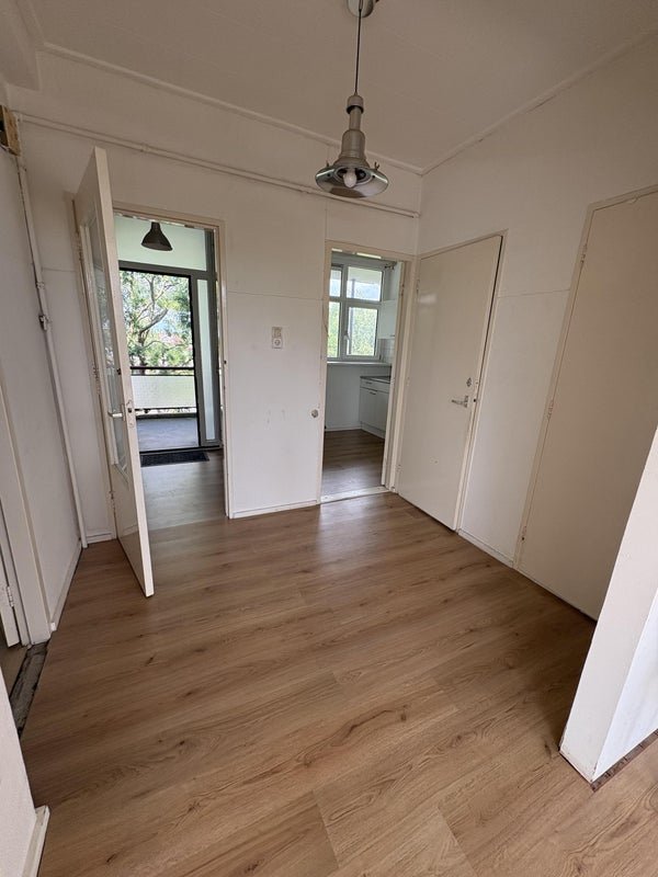 For rent: Flat Zuidplein 104 E in Rotterdam