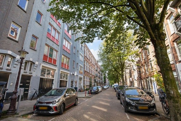 For rent: Flat Tolstraat in Amsterdam