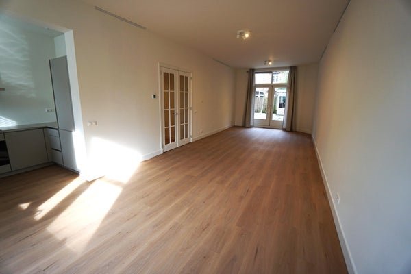 For rent: Flat Roelof Hartplein in Amsterdam
