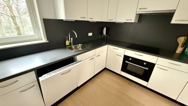 For rent: Flat Van Hogenhoucklaan in Den Haag