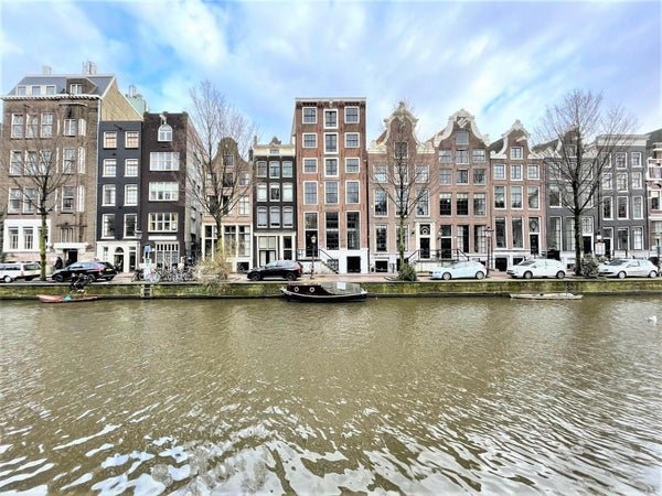 For rent: Flat Oudezijds Voorburgwal in Amsterdam