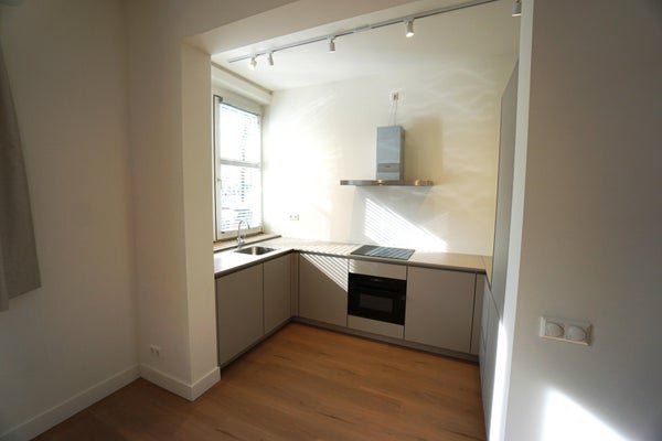 For rent: Flat Roelof Hartplein in Amsterdam