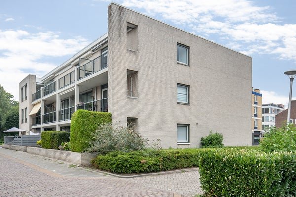 For rent: Flat Raadhuishof 16 in Capelle aan den IJssel