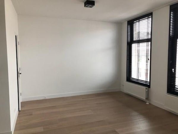 For rent: Flat Oude Binnenweg in Rotterdam