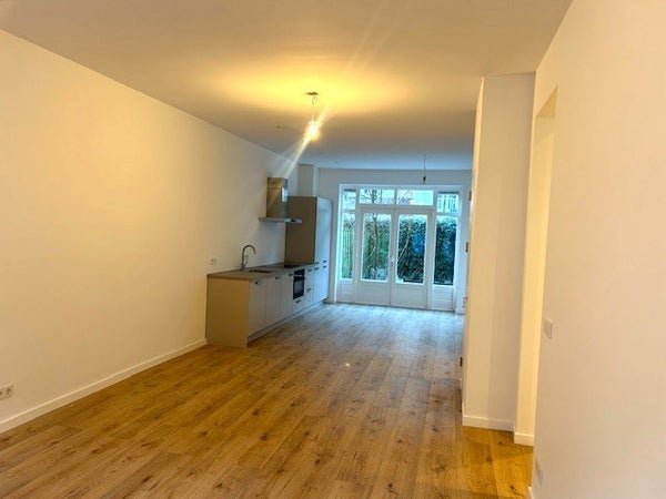 For rent: Flat Haarlemmermeerstraat in Amsterdam
