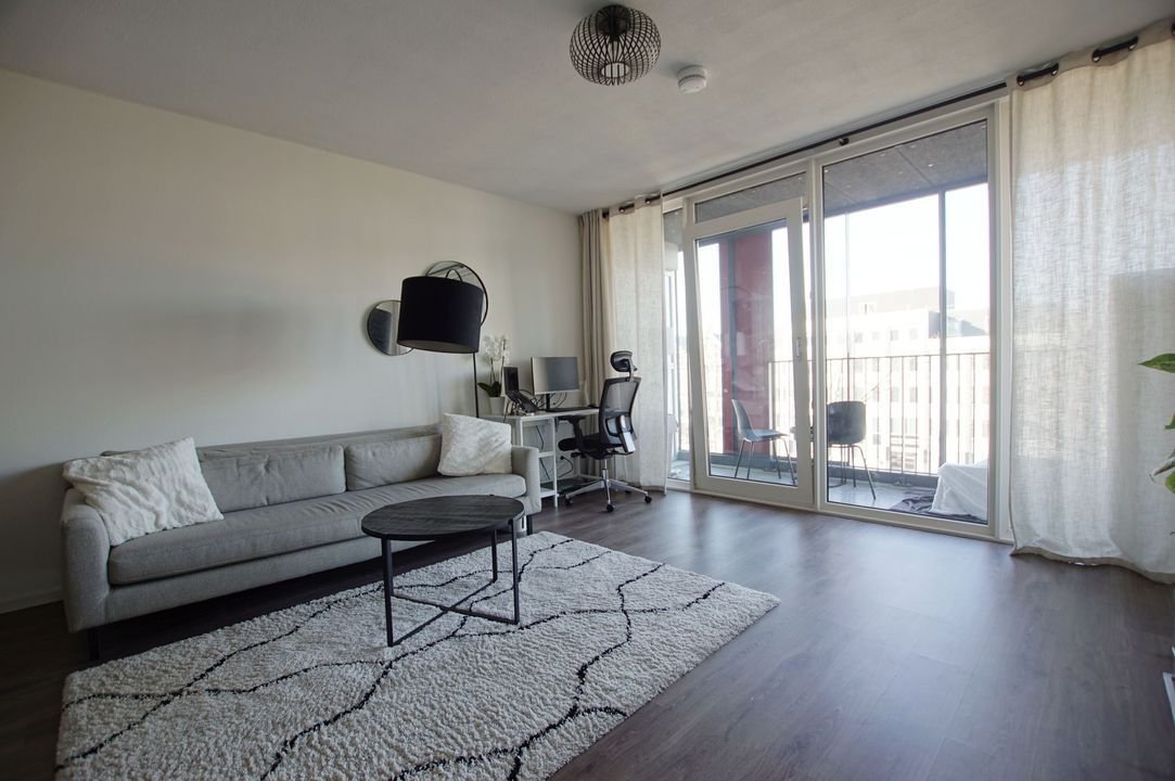 For rent: Flat Kruisplein in Rotterdam