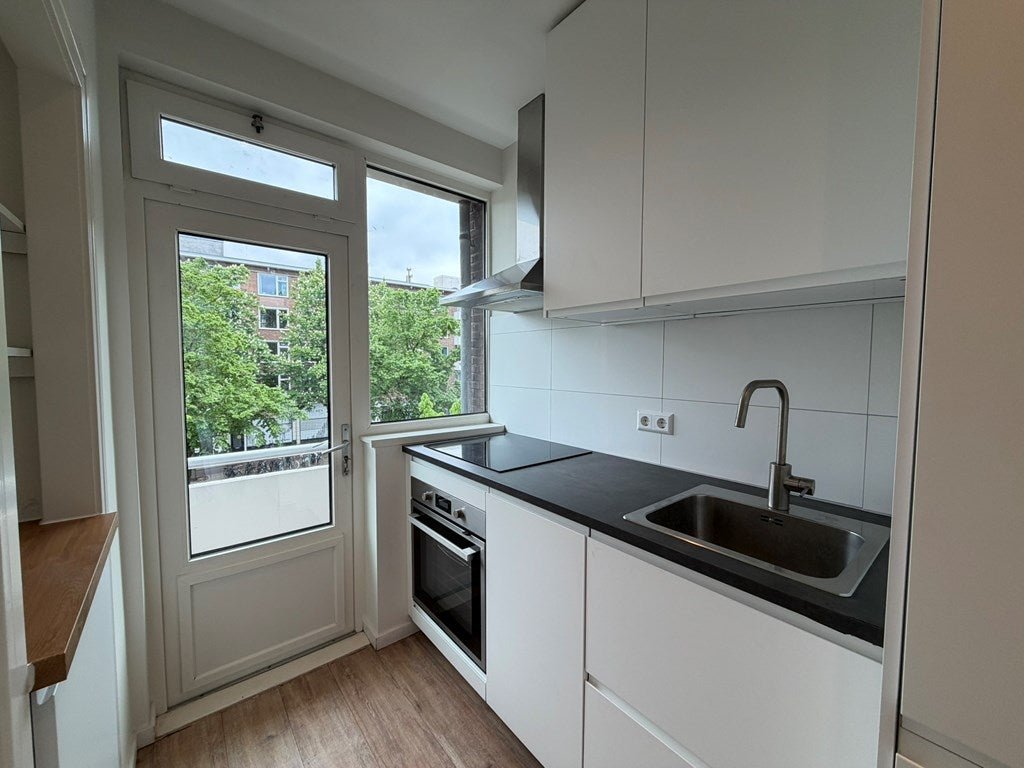 For rent: Flat Admiraal de Ruyterweg 37 C in Rotterdam