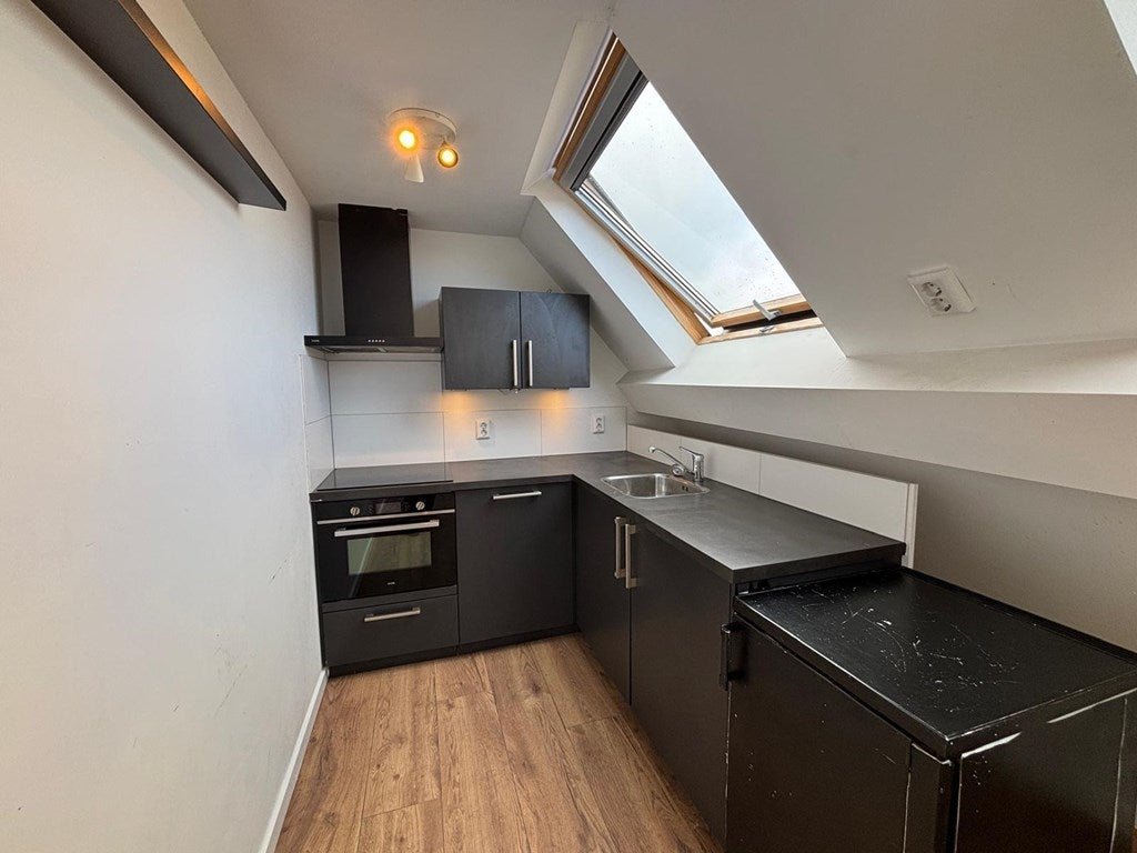 For rent: House Willem van Hillegaersbergstraat in Rotterdam