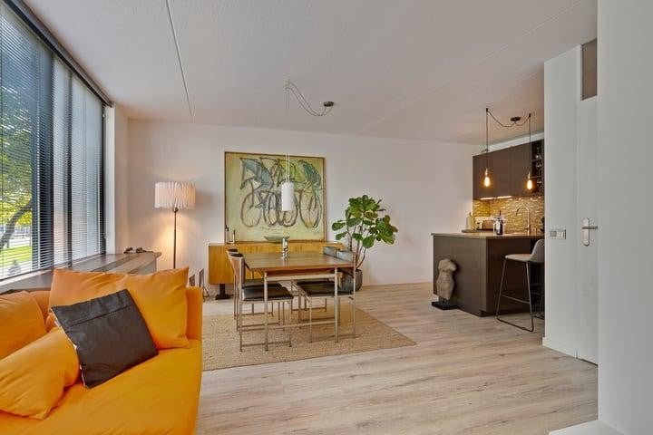 For rent: Flat Churchillplein in Rotterdam