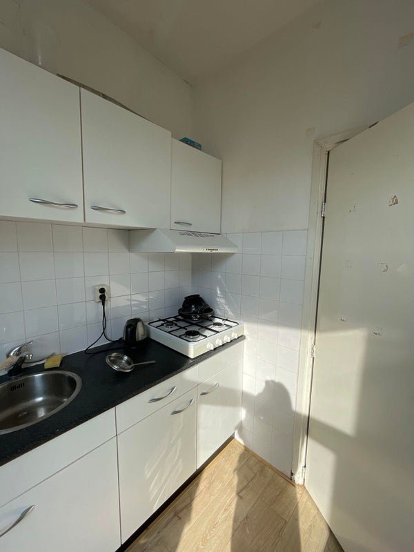 For rent: Room 1e Middellandstraat in Rotterdam