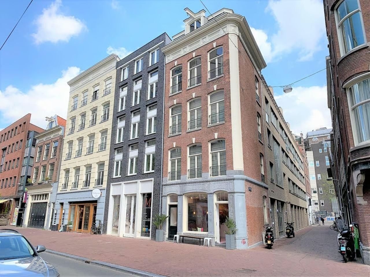 Wijdesteeg 30