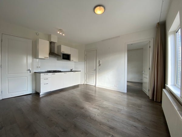 For rent: Flat Loosduinseweg 879 A in Den Haag