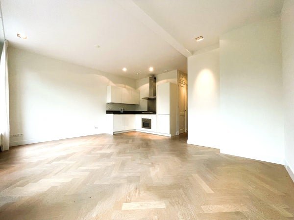 For rent: Flat Ceintuurbaan in Amsterdam