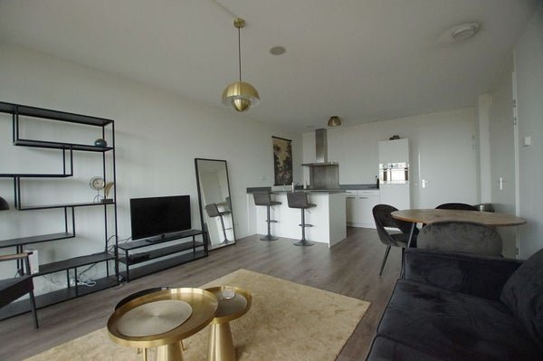 For rent: Flat Kruisplein in Rotterdam