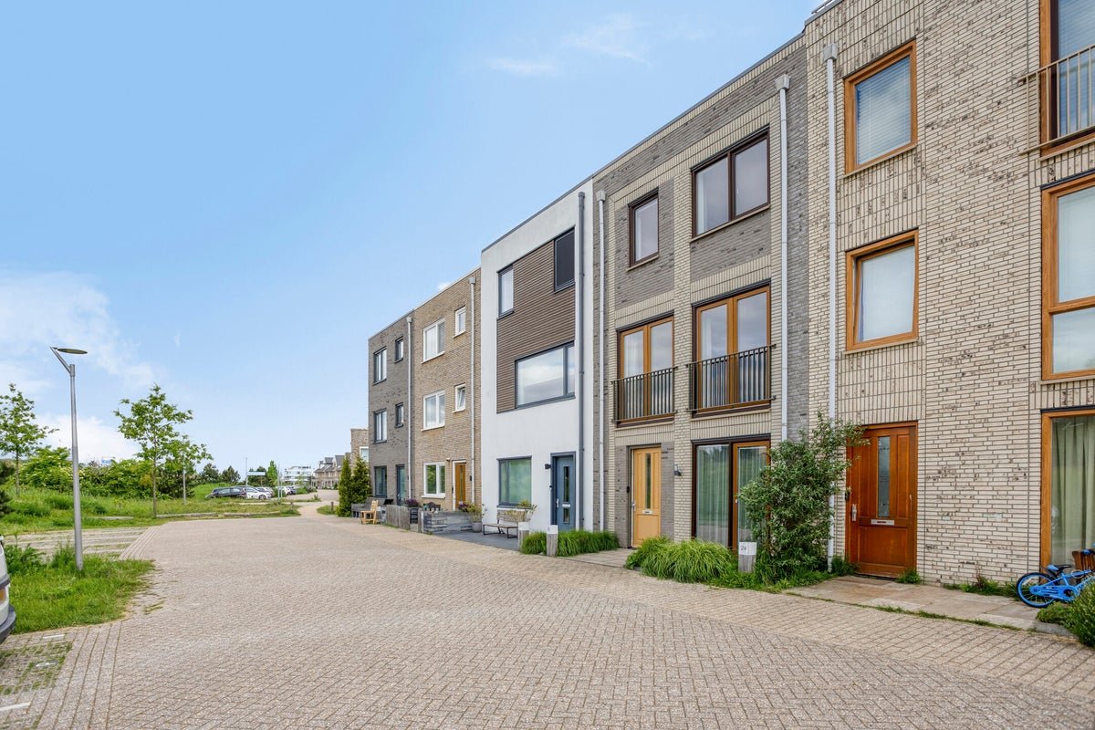 For rent: Flat Abebe Bikilastraat 26 in Almere