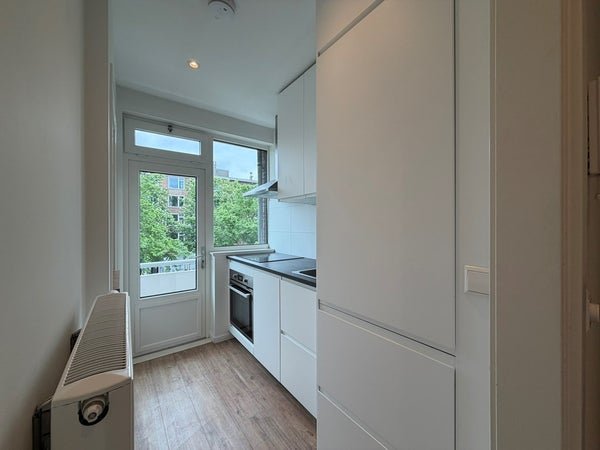 For rent: Flat Admiraal de Ruyterweg 37 C in Rotterdam
