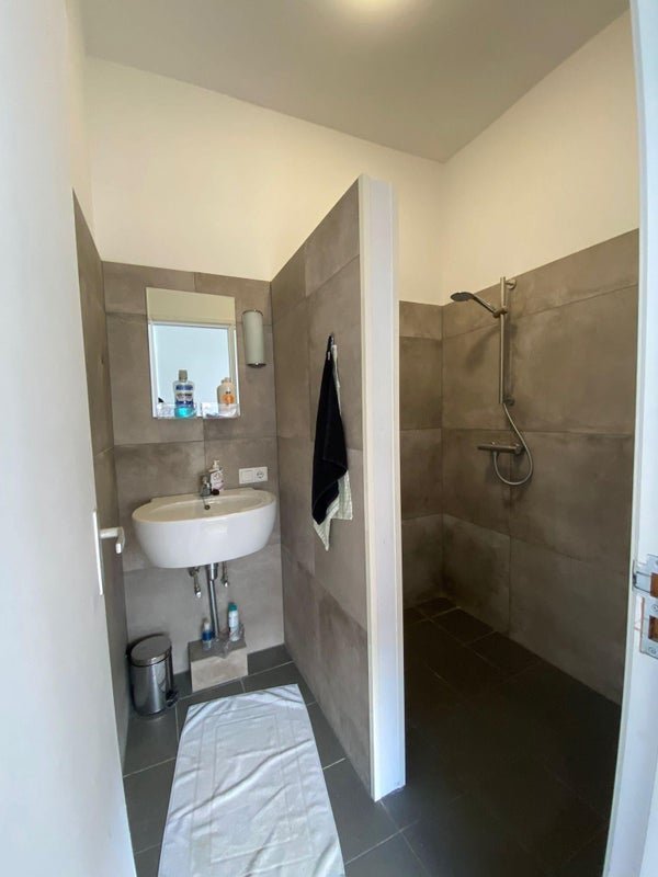 For rent: Studio Loosduinseweg in Den Haag