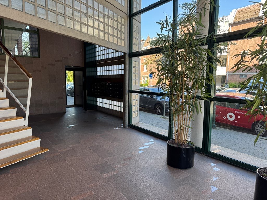 For rent: Flat Adelheidstraat in Den Haag