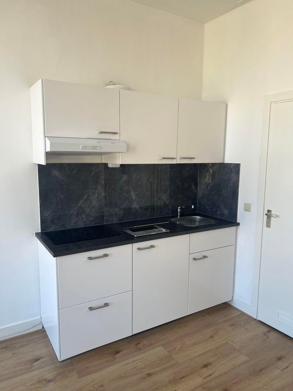 For rent: Studio Valkenboslaan in Den Haag
