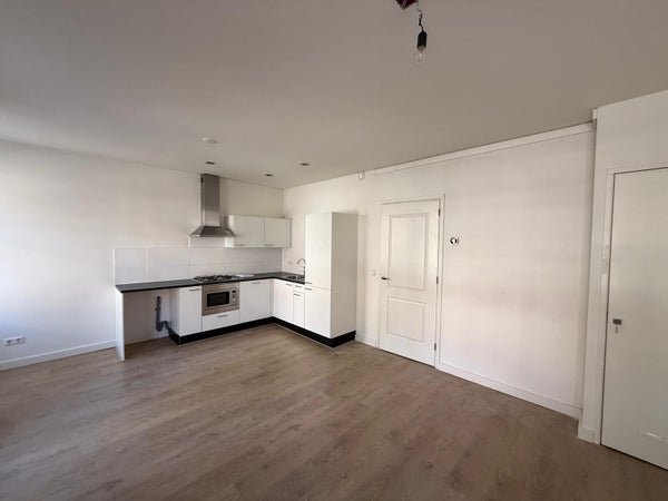 For rent: Flat Haarlemmermeerstraat 137 1 in Amsterdam