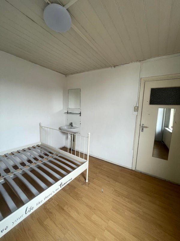 For rent: Room Veldhovenring 90 2 in Tilburg