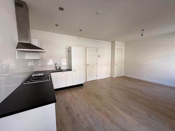 For rent: Flat Haarlemmermeerstraat 137 1 in Amsterdam
