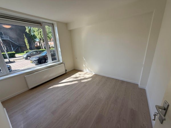 For rent: Flat West-Varkenoordseweg in Rotterdam