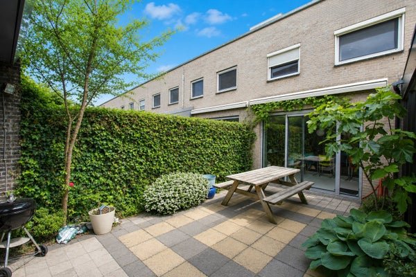 For rent: House Bernabeuhof in Amsterdam