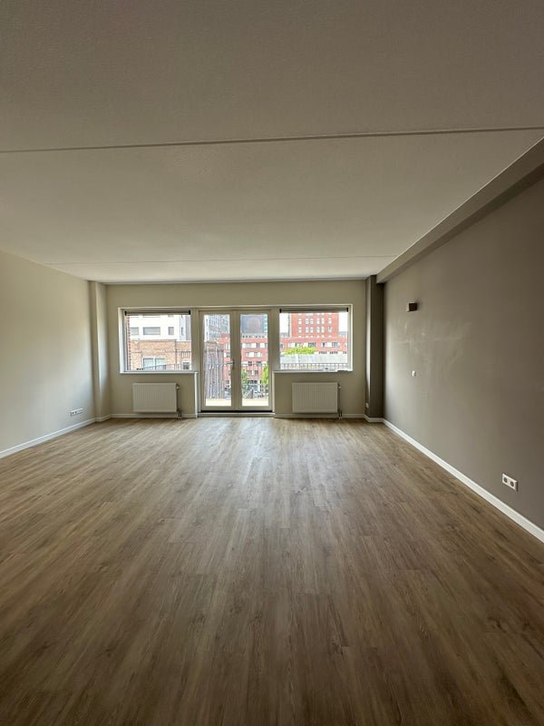 For rent: Flat Koningin Sophiestraat 220 in Den Haag