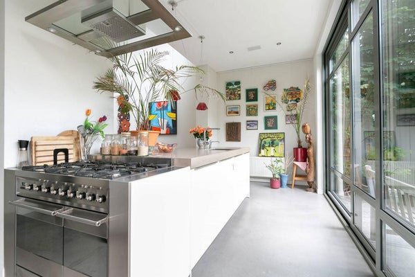 For rent: House Koningin Emmakade 63 in Den Haag