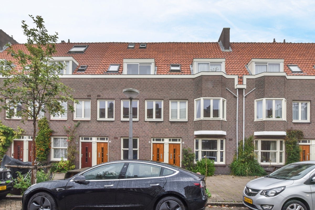 For rent: House Mr. P.N. Arntzeniusweg 47 H in Amsterdam